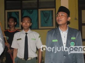 Rekan Muhsin (Ketua PC IPNU Situbondo) Bersama Komandan Alfan saat memberikan arahan pada Diklatama CBP KPP Besuki (BP/Istimewa)