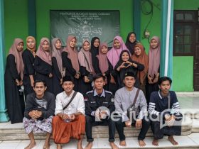 Foto bersama usai bagi-bagi takjil PAC IPNU IPPNU Jatibanteng (BP/Unda)