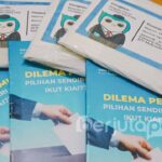 Buletin berjutapena yang siap antar ke pembaca (BP/Robet)