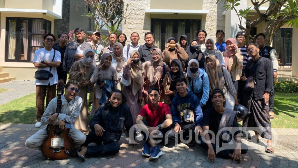 Foto bersama saat Family Gathering (BP/Istimewa)