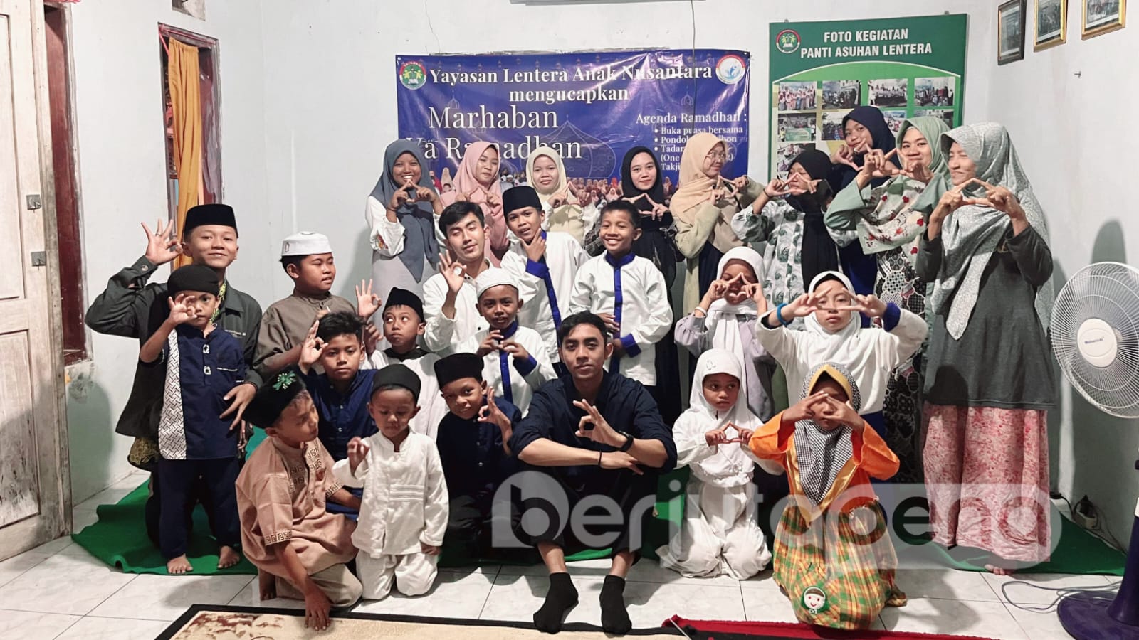 Foto bersama anak yatim Panti Asuhan Lentera Anak Nusantara, Panarukan (BP/Istimewa)