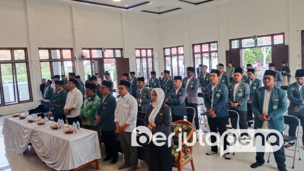 Suasana khidmat saat Mahallul Qiyam Sebagai Pembuka (BP/Robet) 