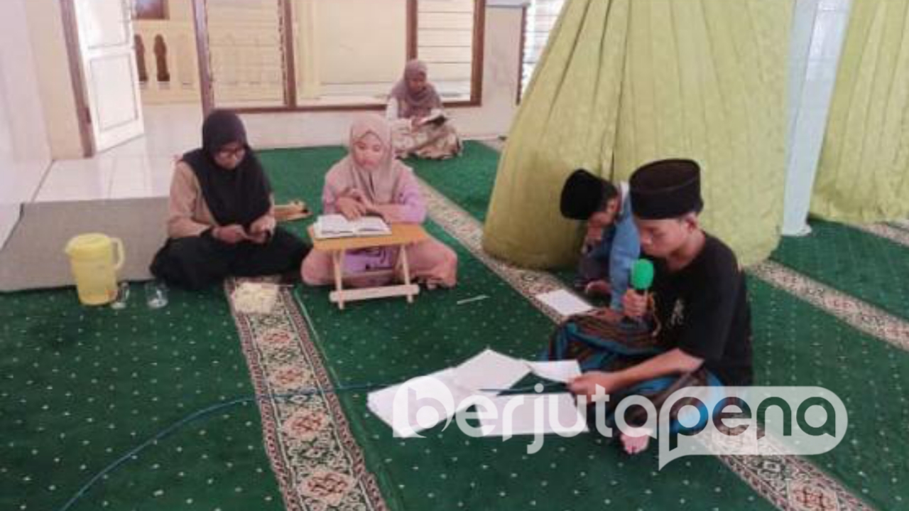 Suasana Khotmil Quran PAC IPNU-IPPNU Panarukan Bersama Santri (BP/Istimewa)