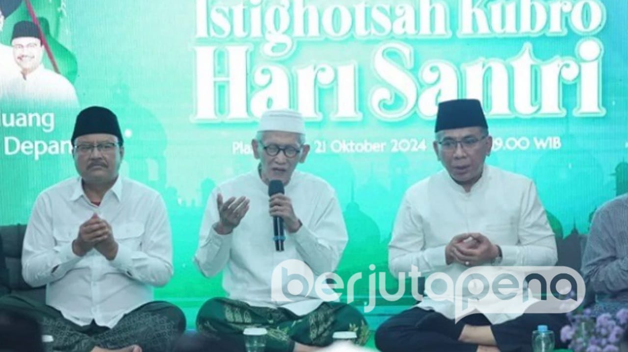 Dari Kanan : Gus Ipul, KH. Miftahul Akhyar & KH. Yahya Cholil Staquf (BP/Istimewa)